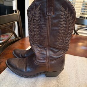 Larado women’s pointed toe Andnita brown leather embroidered western rodeo boots